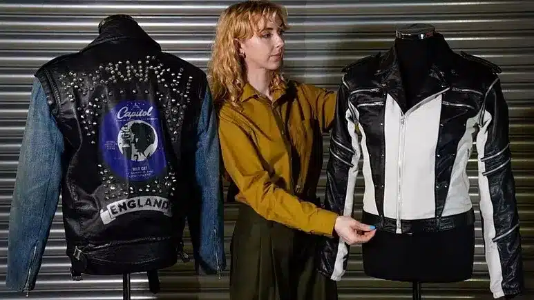 O jachetă a lui Michael Jackson, vândută la licitație la Londra. Suma este impresionantă.