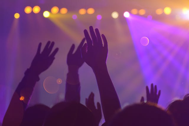 O nouă eră a rave-ului în inima Londrei